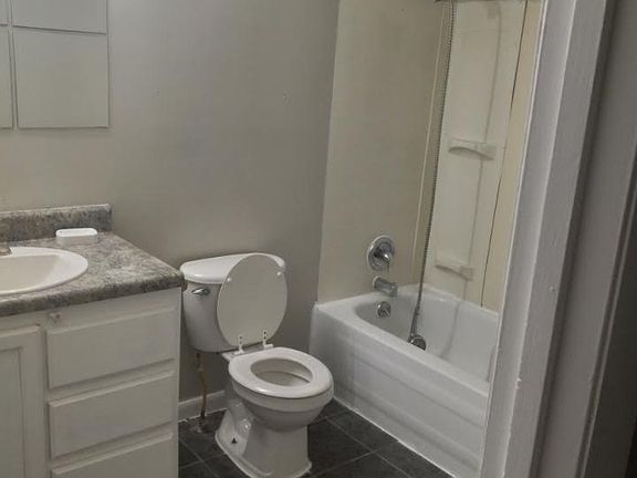 4th image of 920 Sprucewood Ln #920