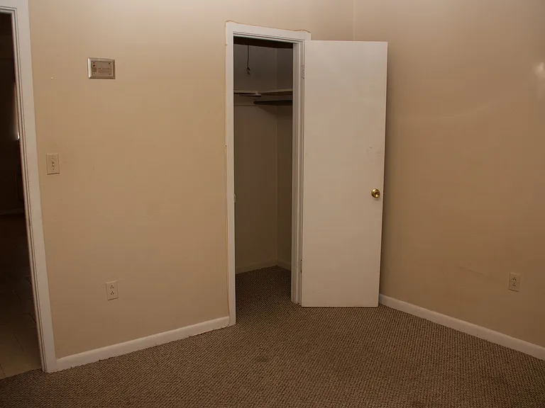 310 Delphine St — Photo 8