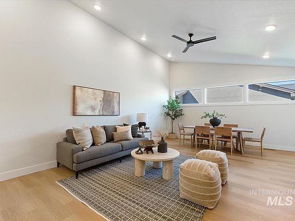 3rd image of 8424 W Meltwater Ln