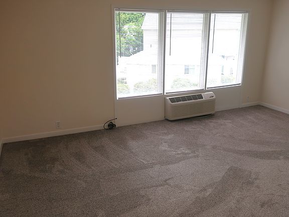 4th image of 120 Lavender Ct #17