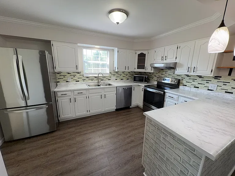 6275 Hummingbird Dr — Photo 2