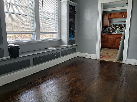 3rd image of 1021 E 169th St