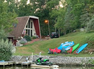 572 Lake Shore Dr, Willard, OH 44890