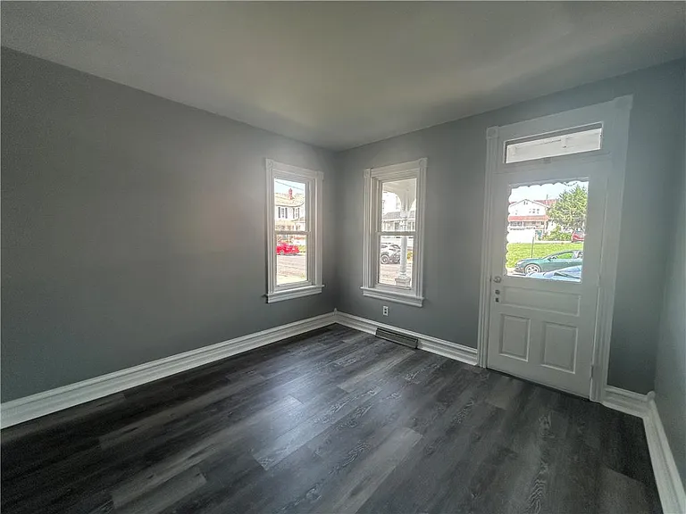 1724 Washington Ave — Photo 7