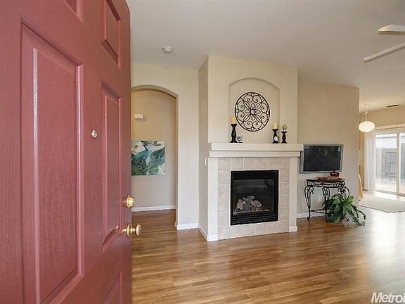 4th image of 3240 Rivermont St