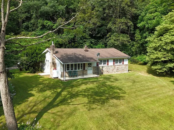 25 Leanin Oak Dr, Reedsville, PA 17084