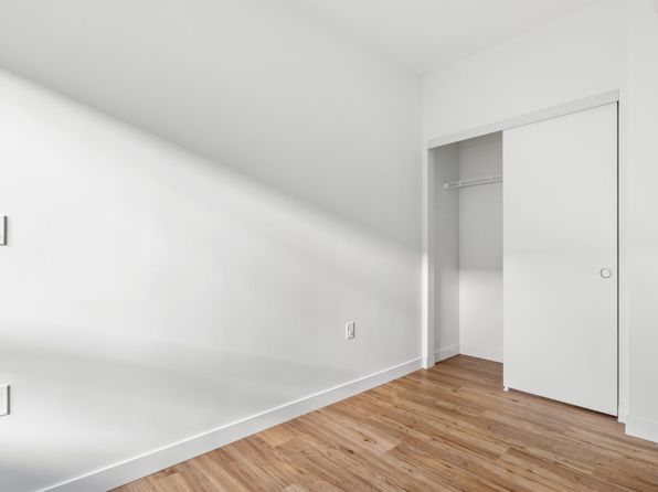 2 bedroom rental in Vancouver — photo 16