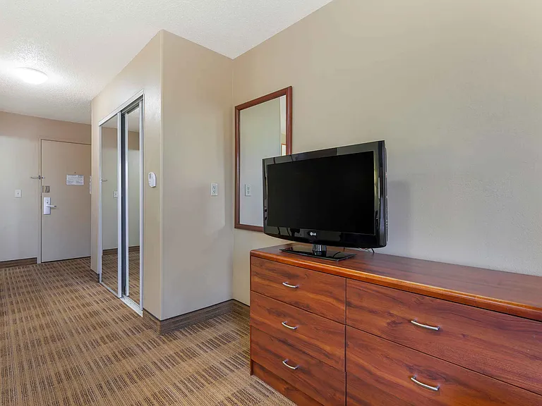 Studio Suite - 1 Queen Bed