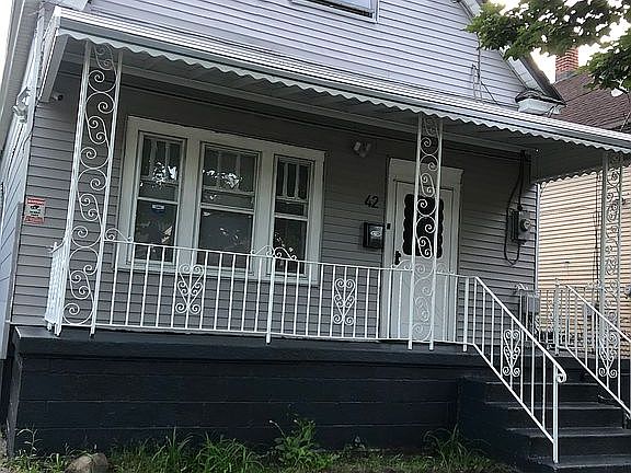 2nd image of 42 Deshler St
