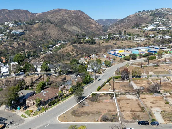 16957 Livorno Dr, Pacific Palisades, CA 90272