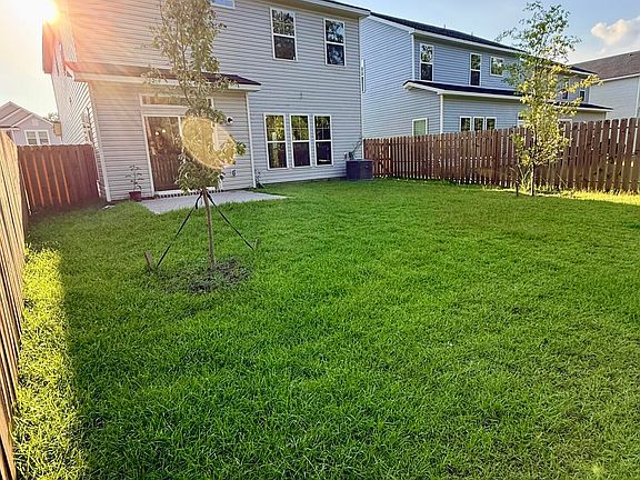 5th image of 464 Sawmill Road