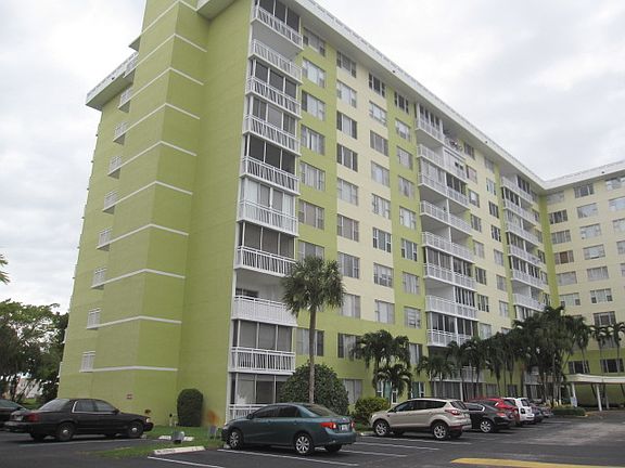5th image of 4400 Hillcrest Dr APT 510B