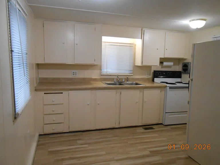 430 N C St #9 — Photo 13