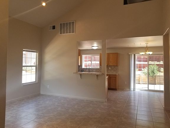 3rd image of 320 Portofino Way