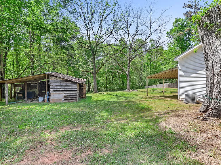 715 Corinth Rd — Photo 47