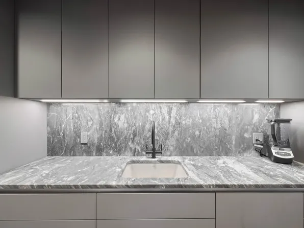 547 West 47th Street image 9 of 29