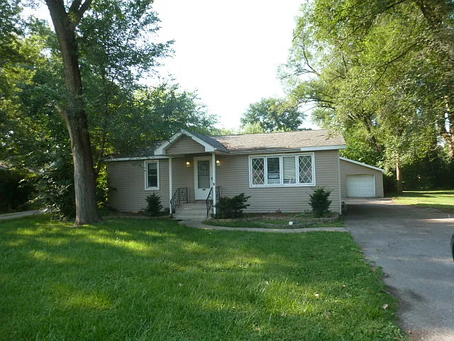 2426 Poplar St photo 1