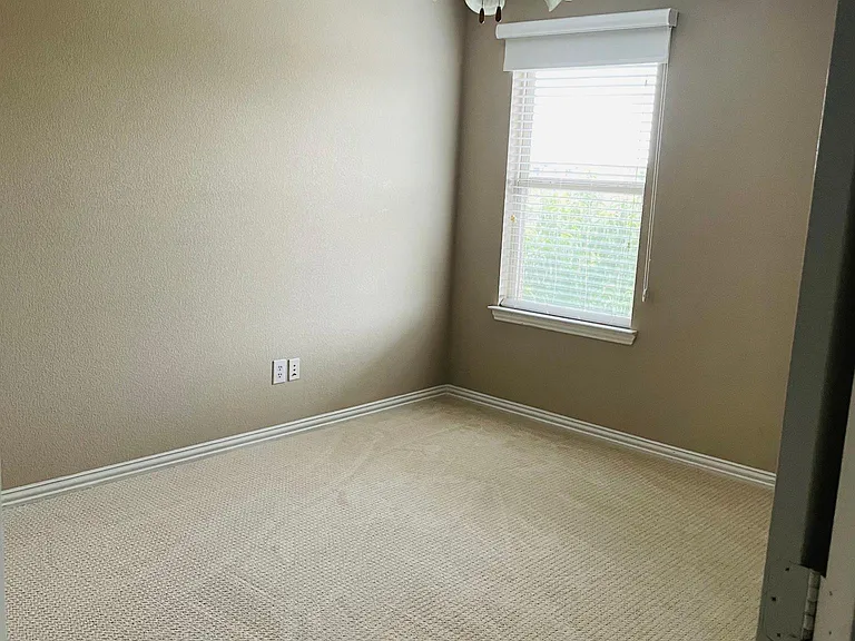 460 Hunt Dr — Photo 14