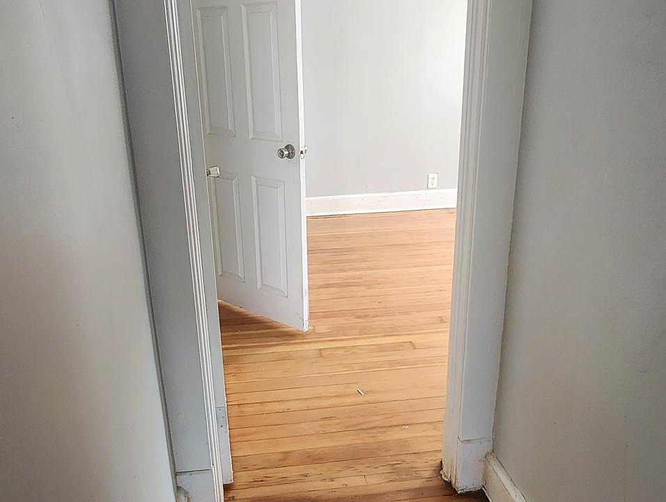 2nd image of 47 Wilcox St #3