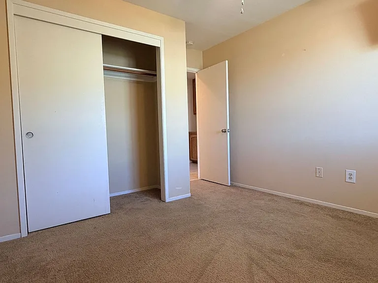 22120 McCarthy Dr — Photo 5