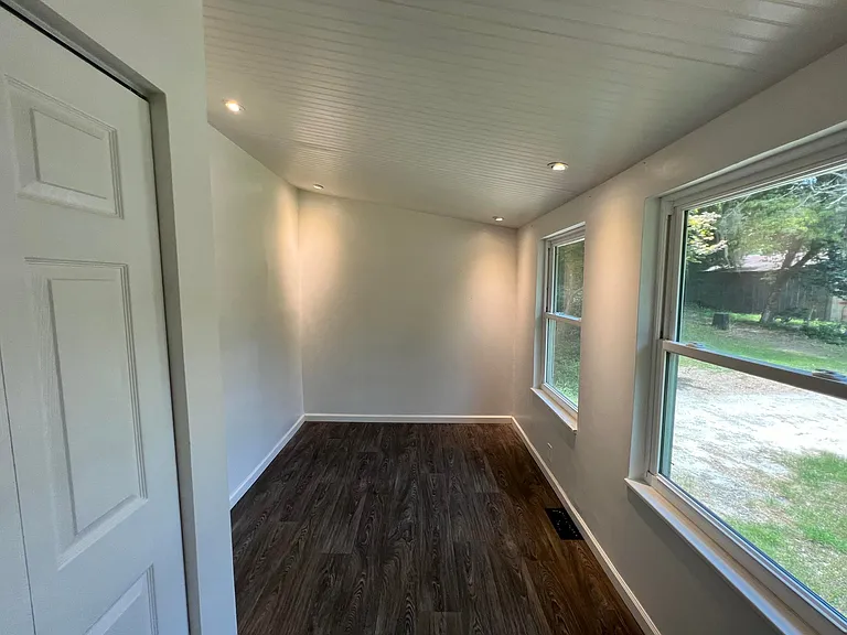 1005 Kirby Dr — Photo 16