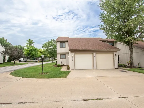 5558 Hilltop Oval #94, Parma, OH 44134