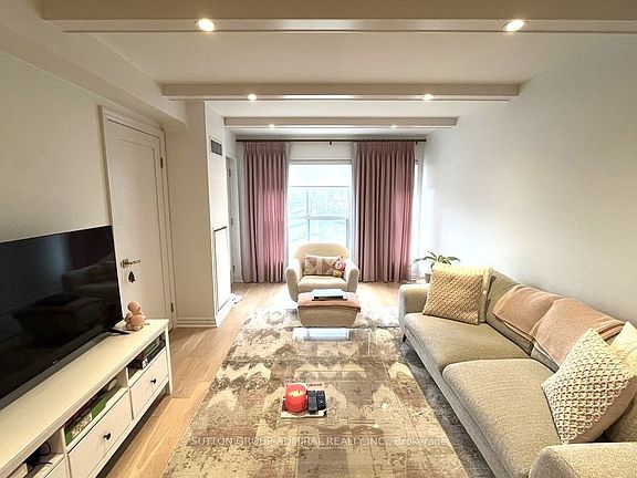 4th image of 1174 Yonge St #301
