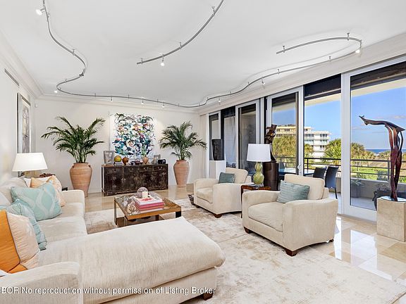 4th image of 120 Sunset Ave W #3D