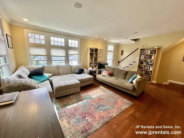 90 Glen Rd, Jamaica Plain, MA 02130