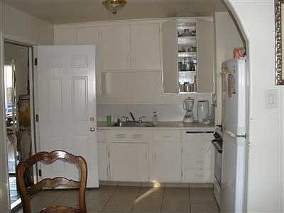 4th image of 741 Fairway Dr