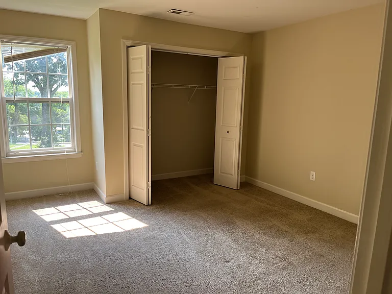 500 Twin Oaks Cir — Photo 5