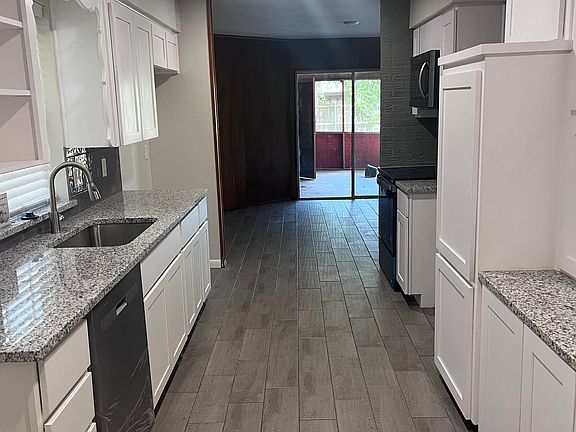 Large Galley Style Kitchen with new Appliances