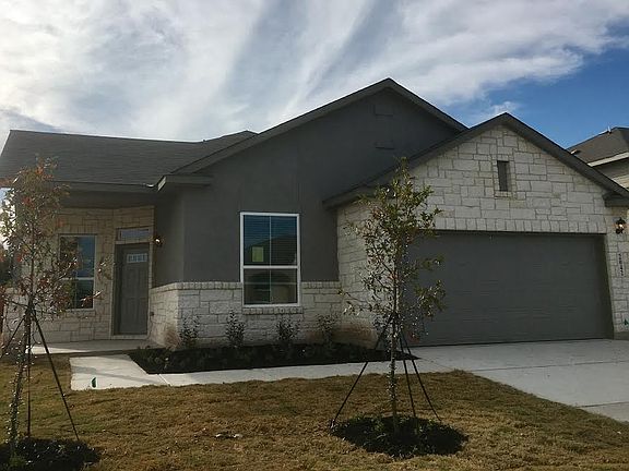 4th image of 462 Sand Trail St