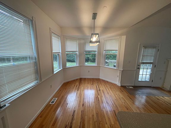 4th image of 205 Breezewood Dr