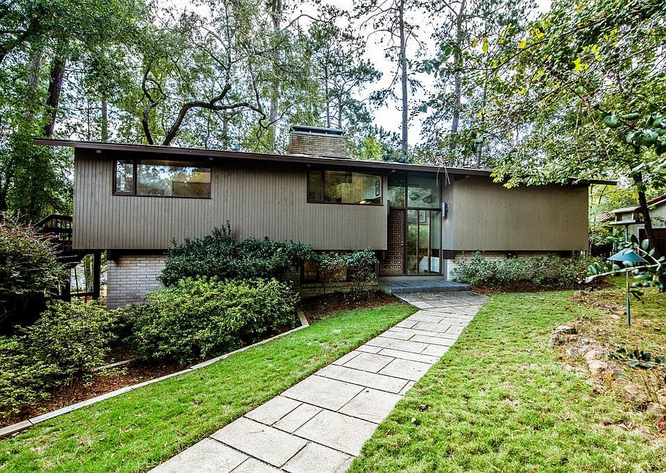 1st image of 2527 W Green Briar Dr