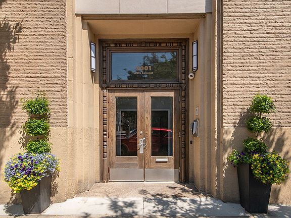 4th image of 2001 S Calumet Ave APT 408