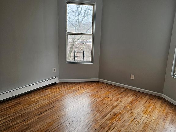 4th image of 296 Woodworth Ave Floor 3