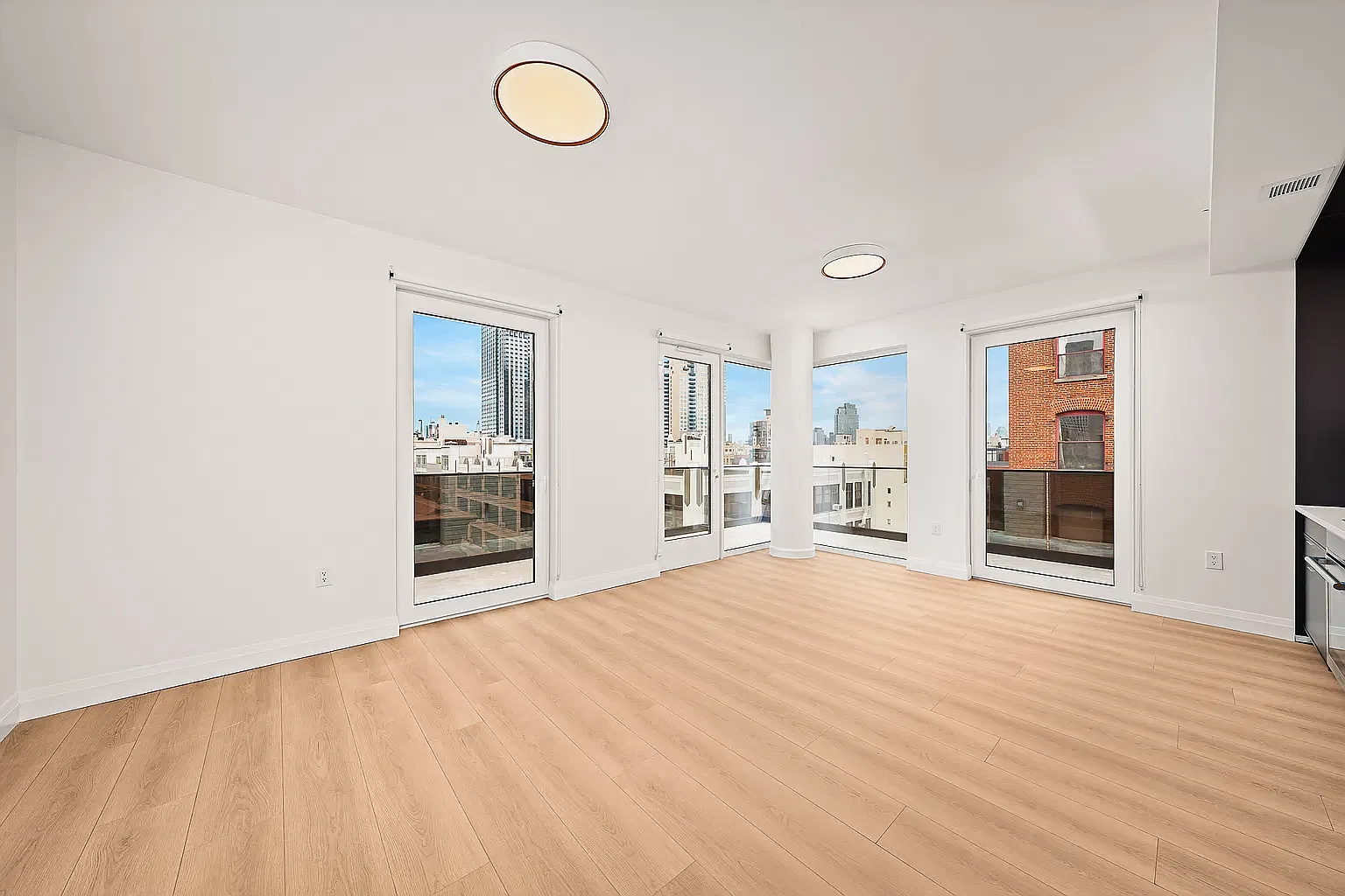 229 Wythe Avenue — Photo 2