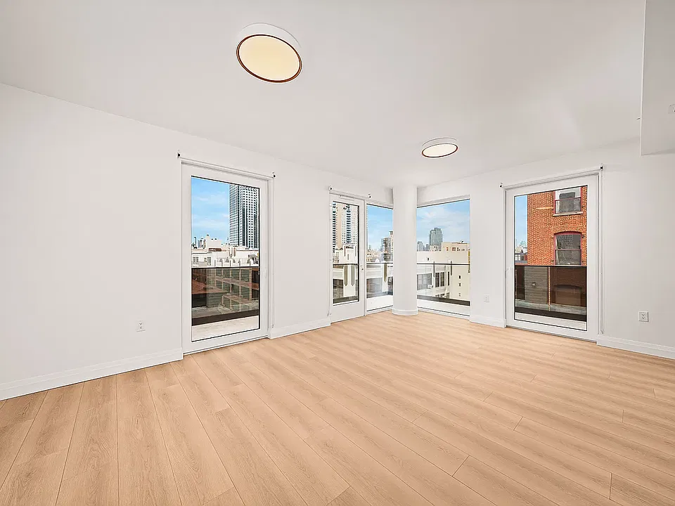 229 Wythe Ave #304