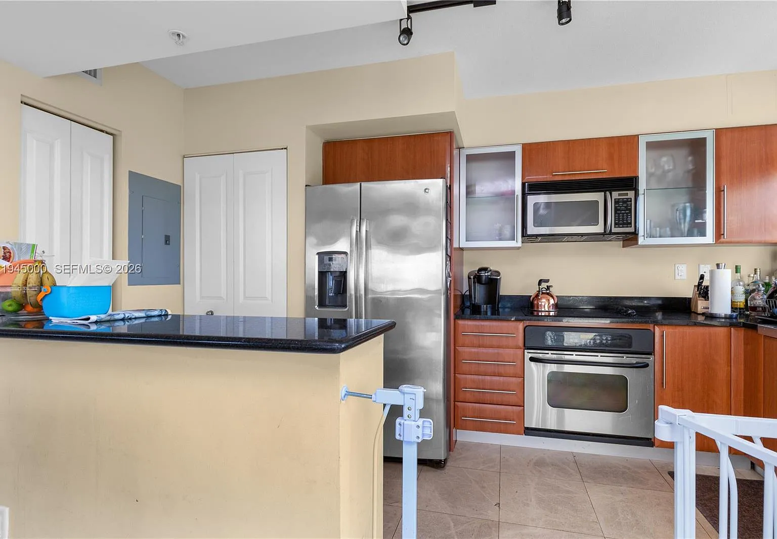 2 bed, 1300 sqft, $3,299 — Photo 3