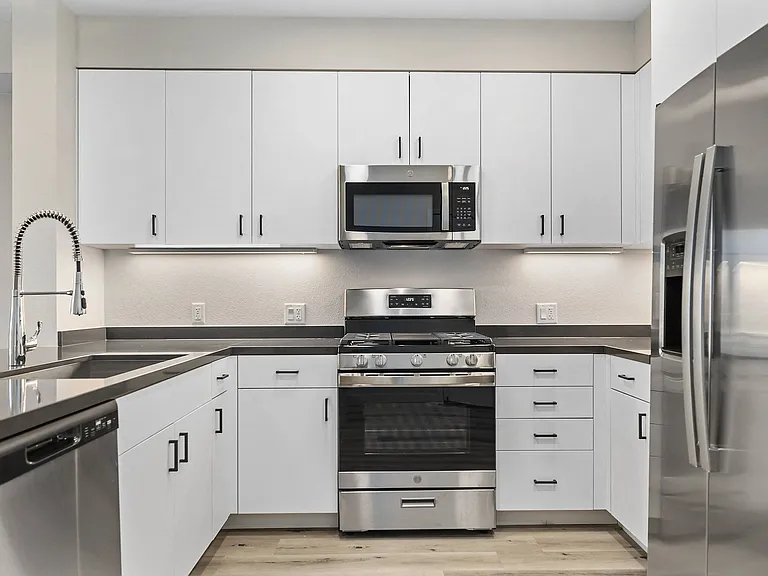Sierra Gateway Apartments — Photo 66