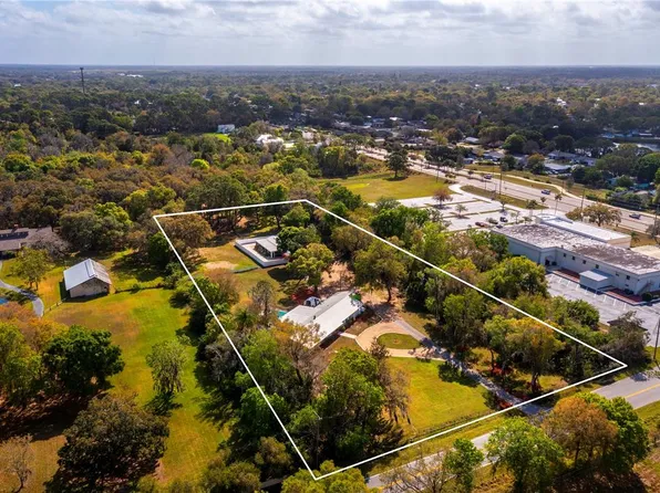 3825 Sarasota Golf Club Blvd, Sarasota, FL 34240