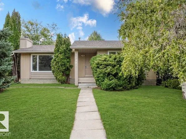 10829 32a Ave NW, Edmonton, AB T6J 3B8