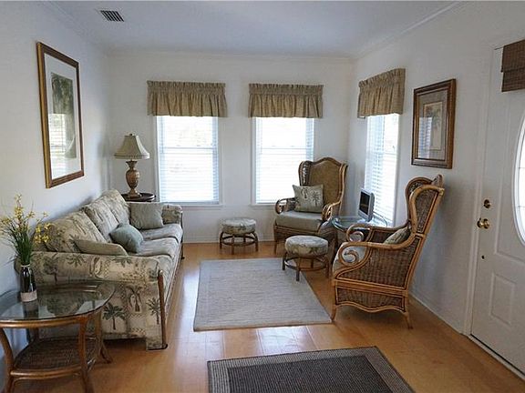5th image of 715 N Johnson Ave