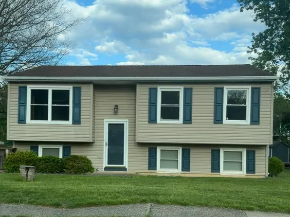 1589 Vesta Dr, Harrisburg, PA 17112
