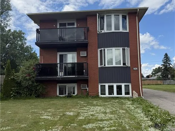 26 Carnaby Cres, Kitchener, ON N2A 1M7