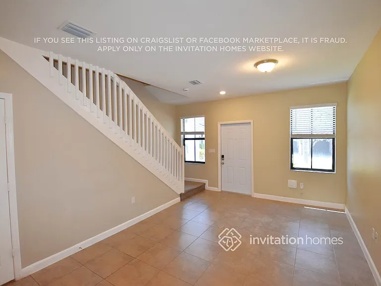 1643 SW 28th St — Photo 2