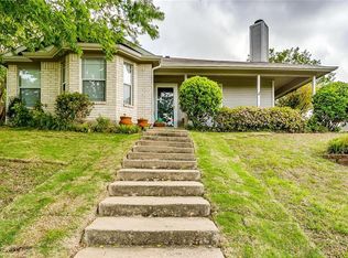 2426 Portland Dr, Arlington, TX 76018