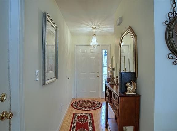 4th image of 42347 Creekside Dr