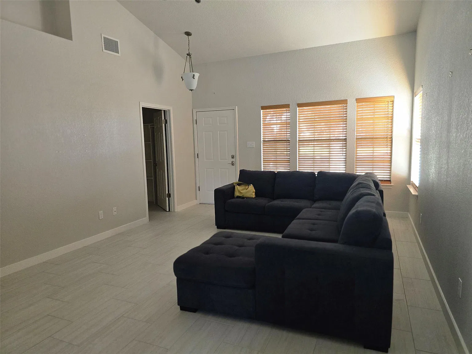 2 bed, 2.0 bath, 920 sqft, $1,650 — Photo 4